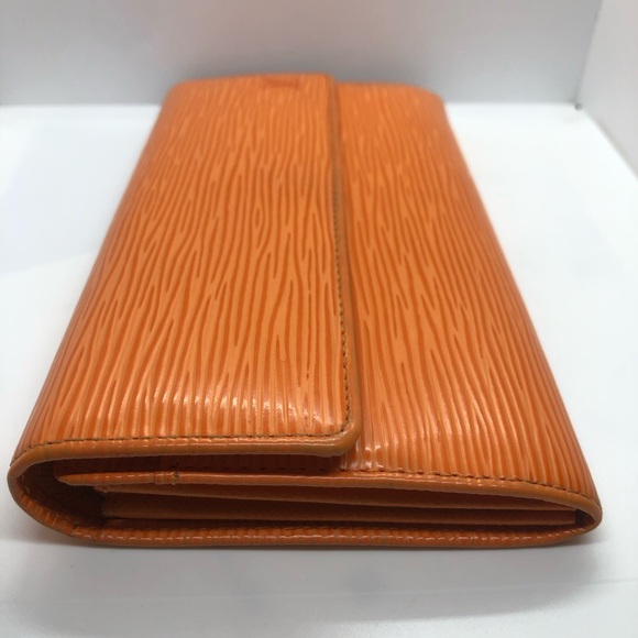 Authentic Louis Vuitton Porte Monnaie Epi Long Wallet - Picture 10 of 10